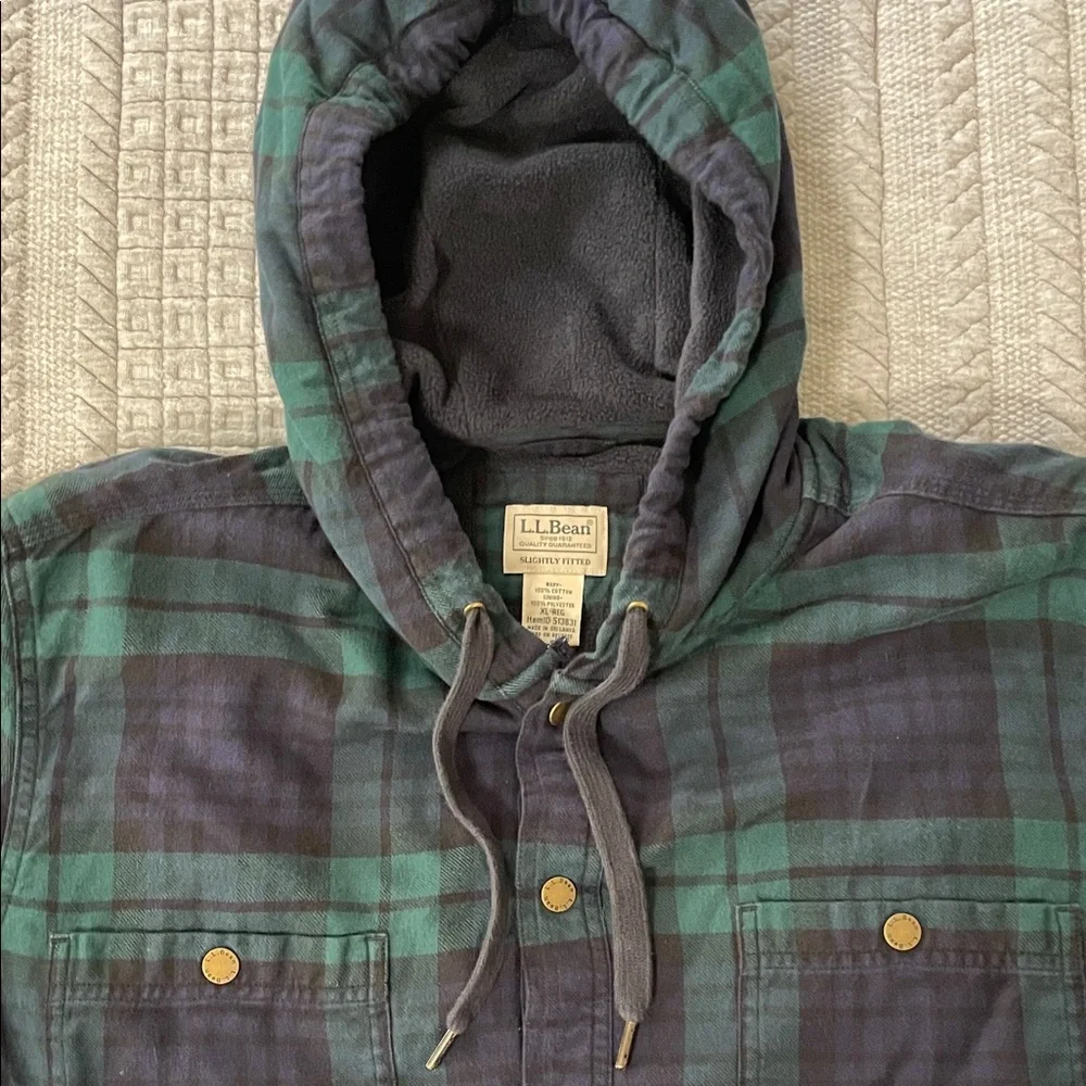 L.L. Bean Fleece Lined Plaid Hooded Flannel in Green and Navy ItemID:513831 - Picture 1 of 6